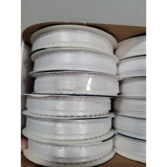 Ruban White Ribbon Assortment Box of 24 3 designs 5mm Small Ribbon NEW - Picture 8 of 9